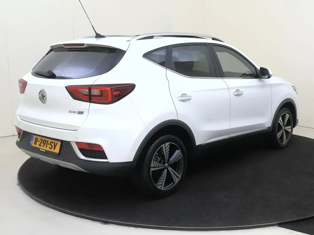 MG ZS EV Luxury 45 kWh | Camera | Navigatie | Panoramadak uit 2021, foto 4