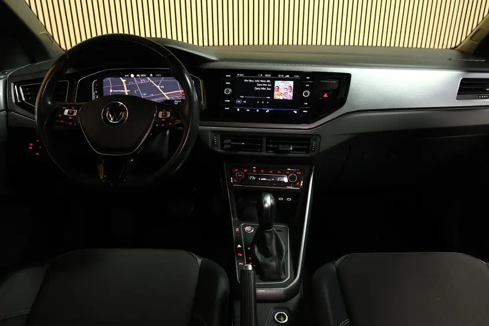 Volkswagen Polo 1.0 TSI Highline R Line VIRTUAL PANODAK NAVI uit 2020, foto 2