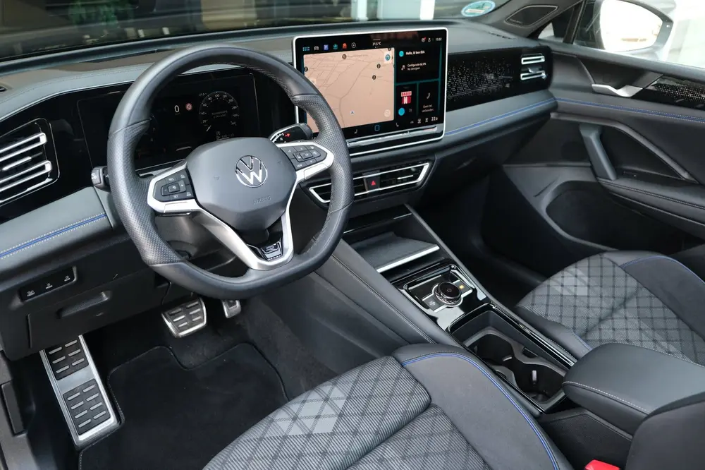 Volkswagen Tiguan 1.5 eTSI 2x R-Line DSG Pano IQ Matrix Trek uit 2024, foto 3