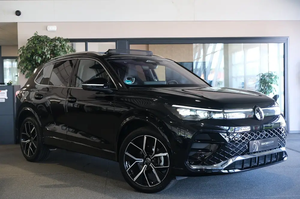 Volkswagen Tiguan 1.5 eTSI 2x R-Line DSG Pano IQ Matrix Trek uit 2024, foto 5