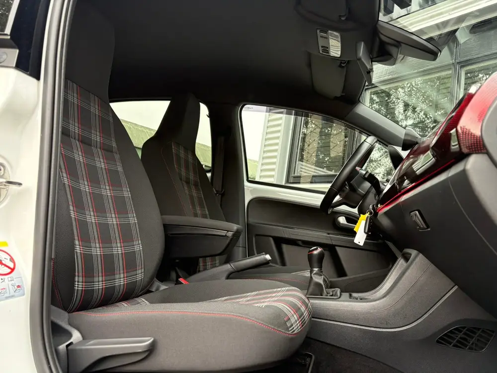 Volkswagen UP! 1.0 TSI GTI 116 PK-5DRS.-BEATS AUDIO-CLIMA-CR uit 2019, foto 11