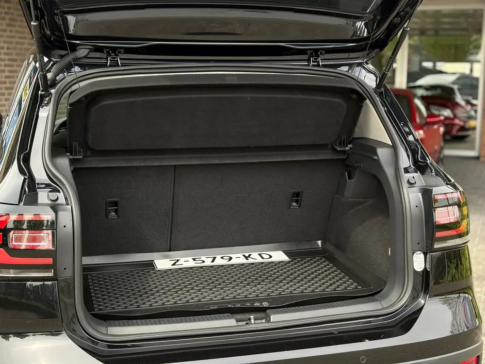 Volkswagen T-Cross 1.0 TSI Life | Navi, Carplay/Android, PDC uit 2023, foto 10
