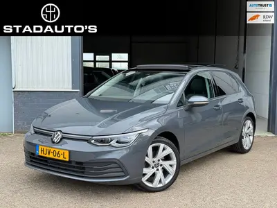 Volkswagen Golf 1.5 eTSI DSG Automaat Pano|IQ Light|Sfeerver uit 2022
