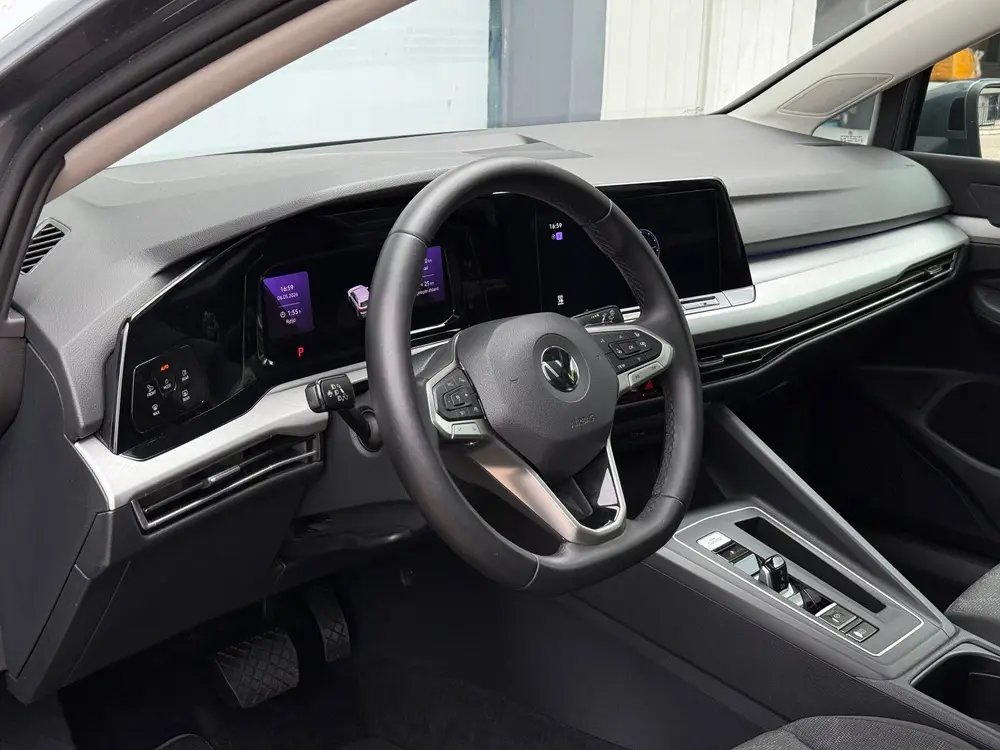 Volkswagen Golf 1.5 eTSI DSG Automaat Pano|IQ Light|Sfeerver uit 2022, foto 12