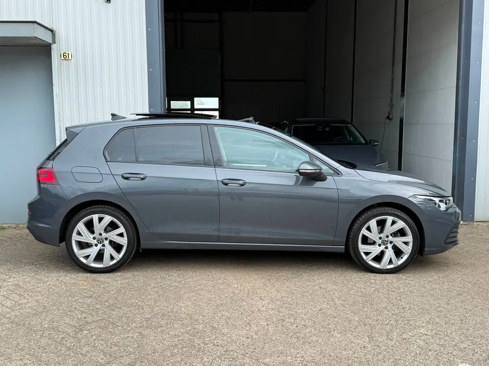 Volkswagen Golf 1.5 eTSI DSG Automaat Pano|IQ Light|Sfeerver uit 2022, foto 4