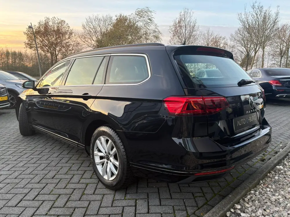 Volkswagen Passat Variant 2.0 TDI Business | DSG | Panorama uit 2022, foto 4