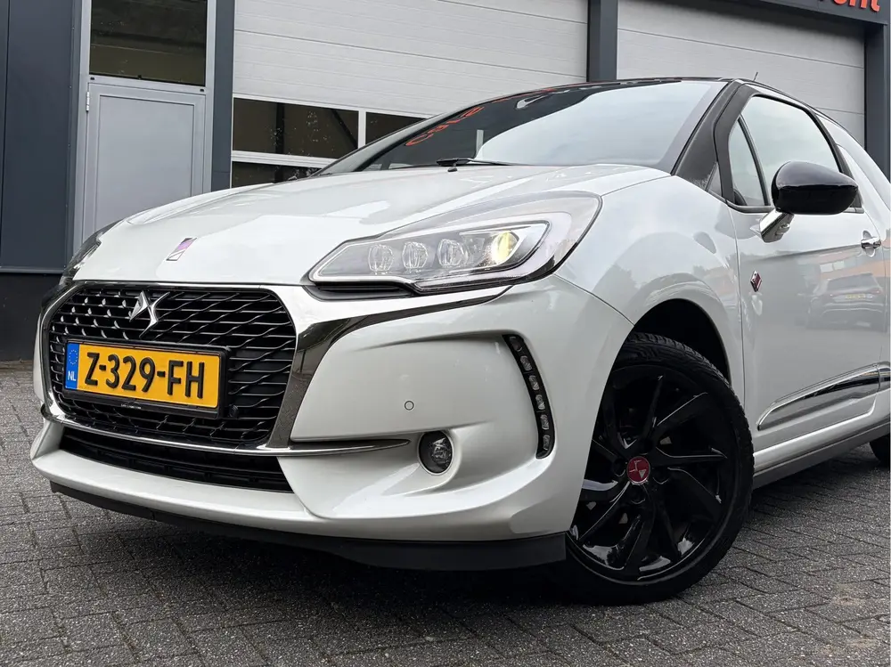 DS Automobiles 3 DS DS 3 1.2 PureTech Givenchy Le MakeUp Performance Line uit 2019, foto 7