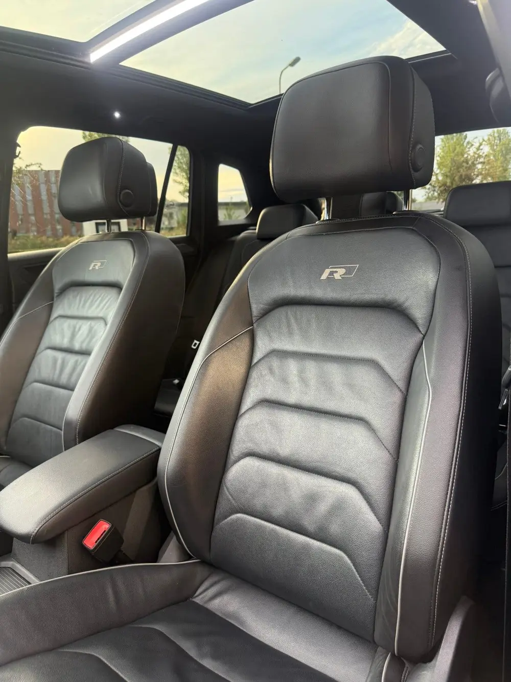 Volkswagen Tiguan 3x R-line 2.0 TDI 4 Motion 190 PK DSG 2020 uit 2020, foto 12