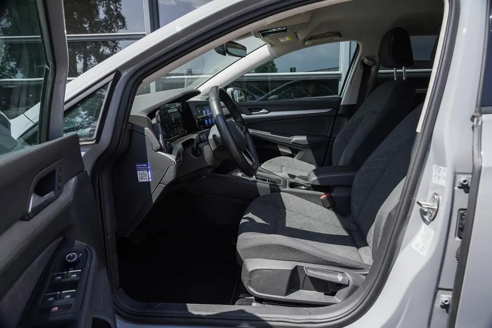 Volkswagen Golf 1.0 eTSI Aut. Life Digi.dashb.|LED|4-nw All uit 2023, foto 7