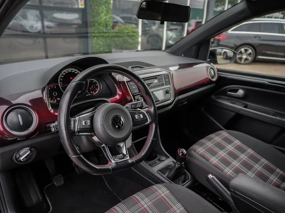 Volkswagen UP! 1.0 TSI GTI 116PK | Camera | Clima | Cruise uit 2021, foto 14