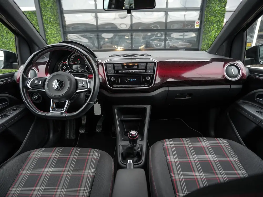 Volkswagen UP! 1.0 TSI GTI 116PK | Camera | Clima | Cruise uit 2021, foto 17