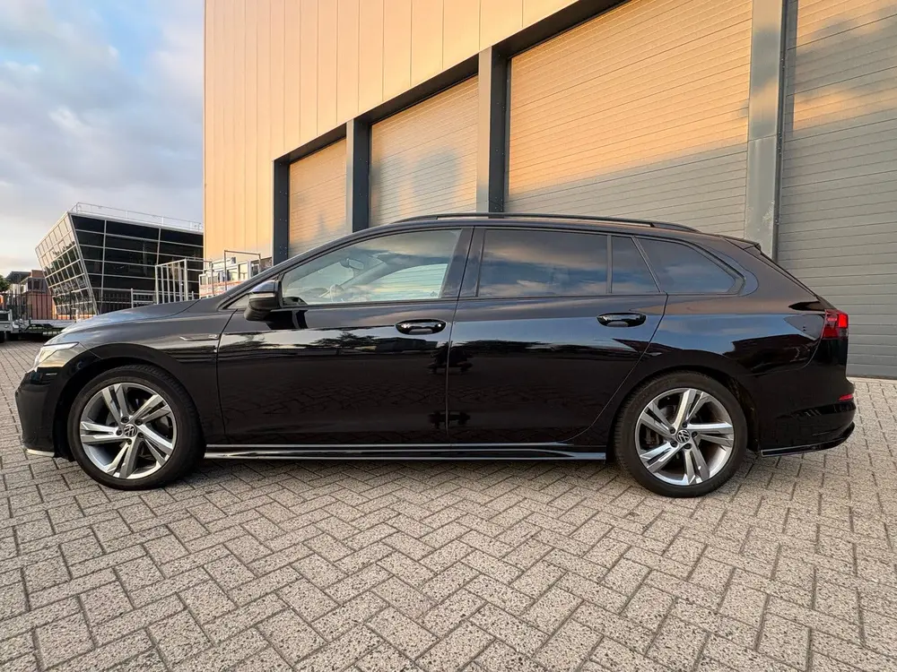 Volkswagen Golf Variant Golf R-Line 1.5 Etsi 150pk Dsg-7 2022 Zwart uit 2022, foto 7