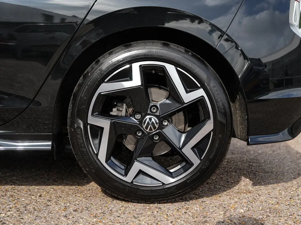 Volkswagen Golf 1.5 TSI R-Line Edition | Pano | Camera | Dri uit 2025, foto 14