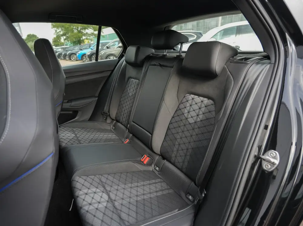 Volkswagen Golf 1.5 TSI R-Line Edition | Pano | Camera | Dri uit 2025, foto 18
