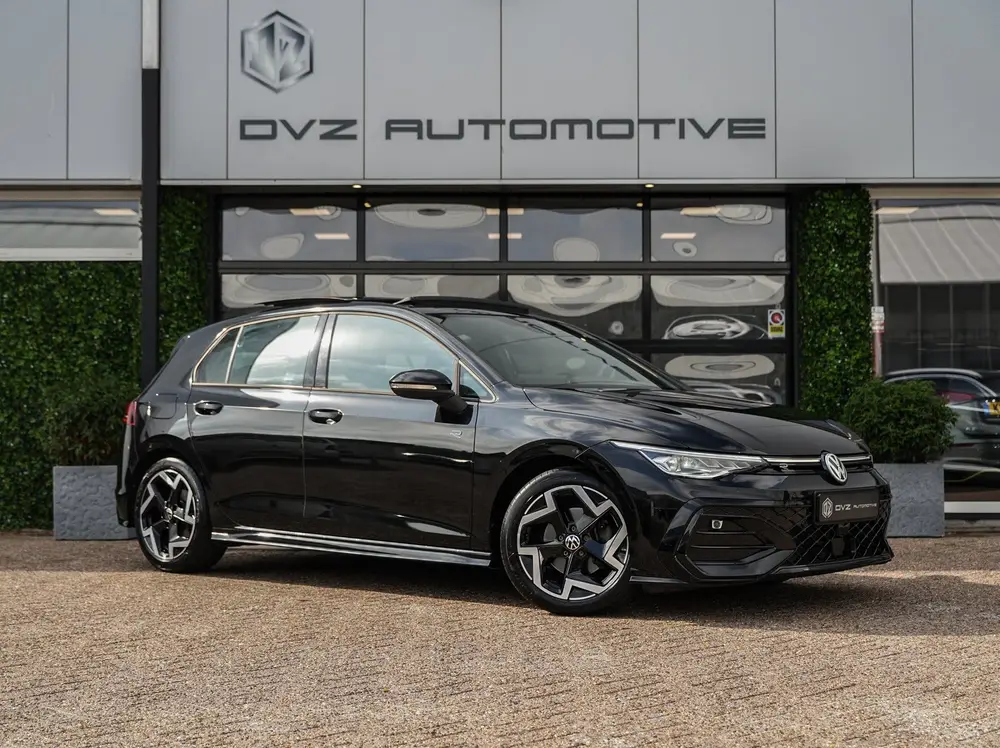 Volkswagen Golf 1.5 TSI R-Line Edition | Pano | Camera | Dri uit 2025, foto 6