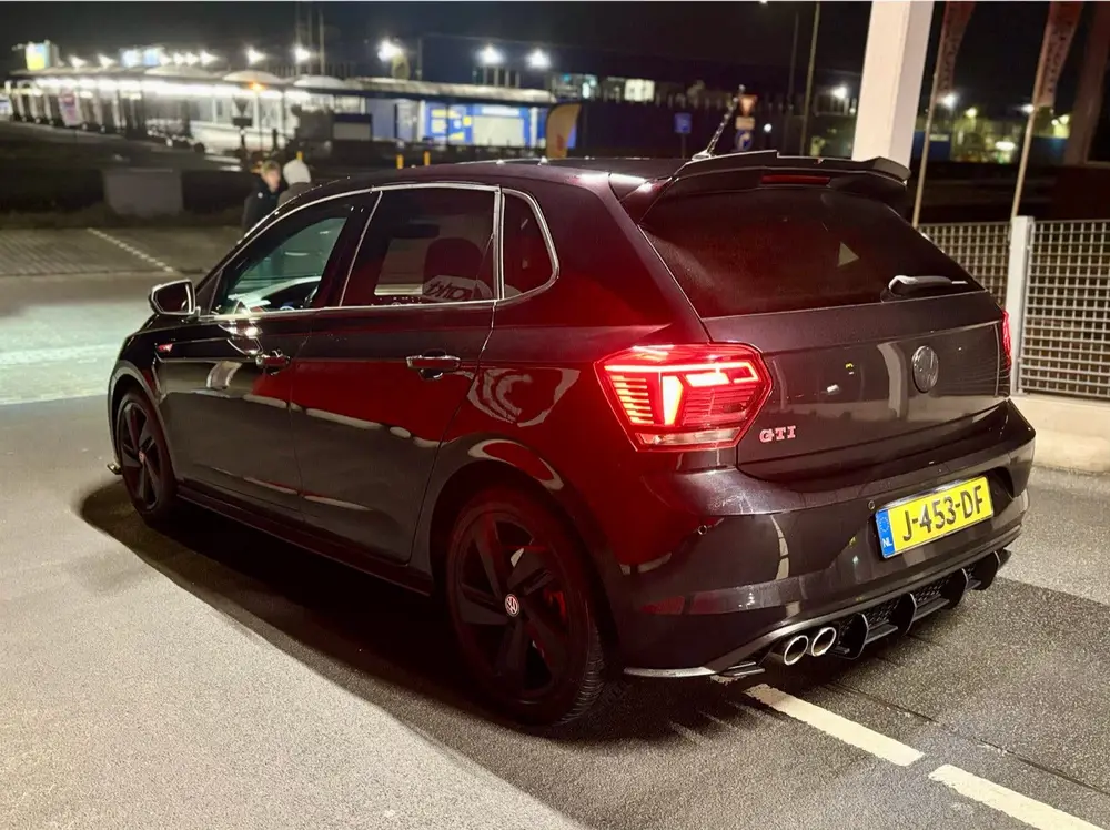 Volkswagen Polo 2.0 TSI 200pk 6-DSG 2019 Zwart uit 2019, foto 19