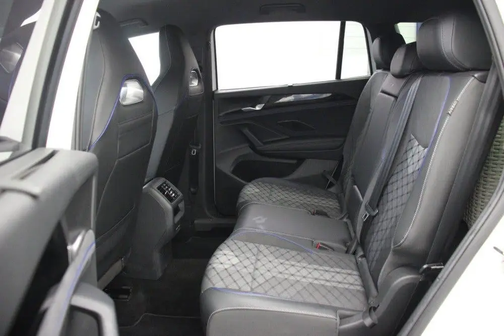 Volkswagen Tayron 1.5 eTSI R-Line Edition 7 Persoons Automaa uit 2025, foto 10