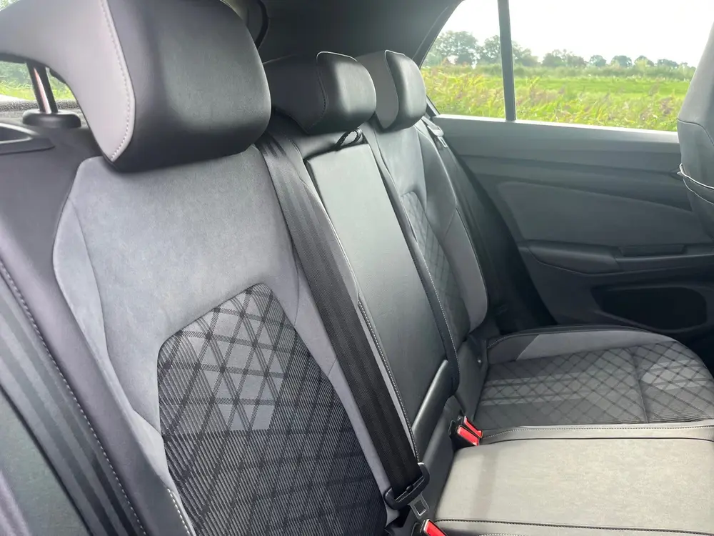 Volkswagen Golf 1.5 TSI R-Line Business+ uit 2022, foto 11