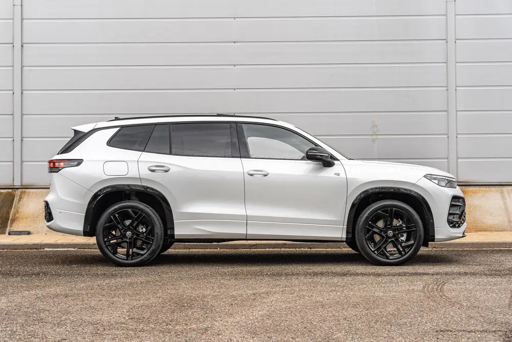 Volkswagen Tayron 1.5 eHybrid 272pk DSG R-Line Edition | Pan uit 2026, foto 3