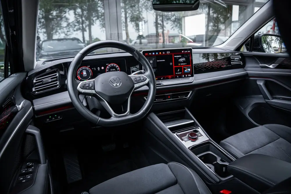 Volkswagen Tiguan 1.5 eTSI Elegance | LED | Panoramadak | Cr uit 2024, foto 15