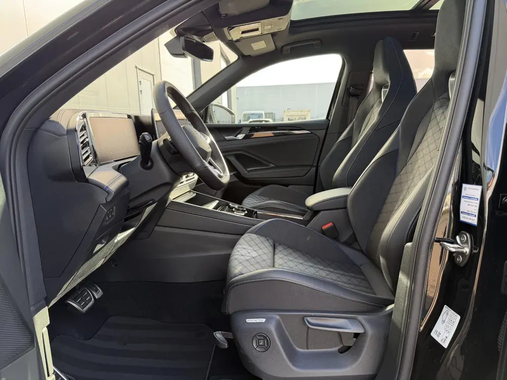 Volkswagen Tiguan 1.5 eHybrid R-Line Edition PANO | TREKHAAK uit 2025, foto 11