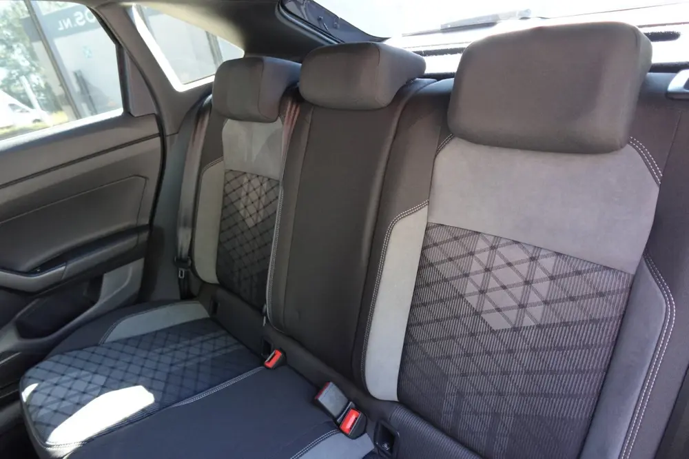 Volkswagen Taigo 1.5 TSI R-Line Business PANO KEYLESS CAM uit 2022, foto 10