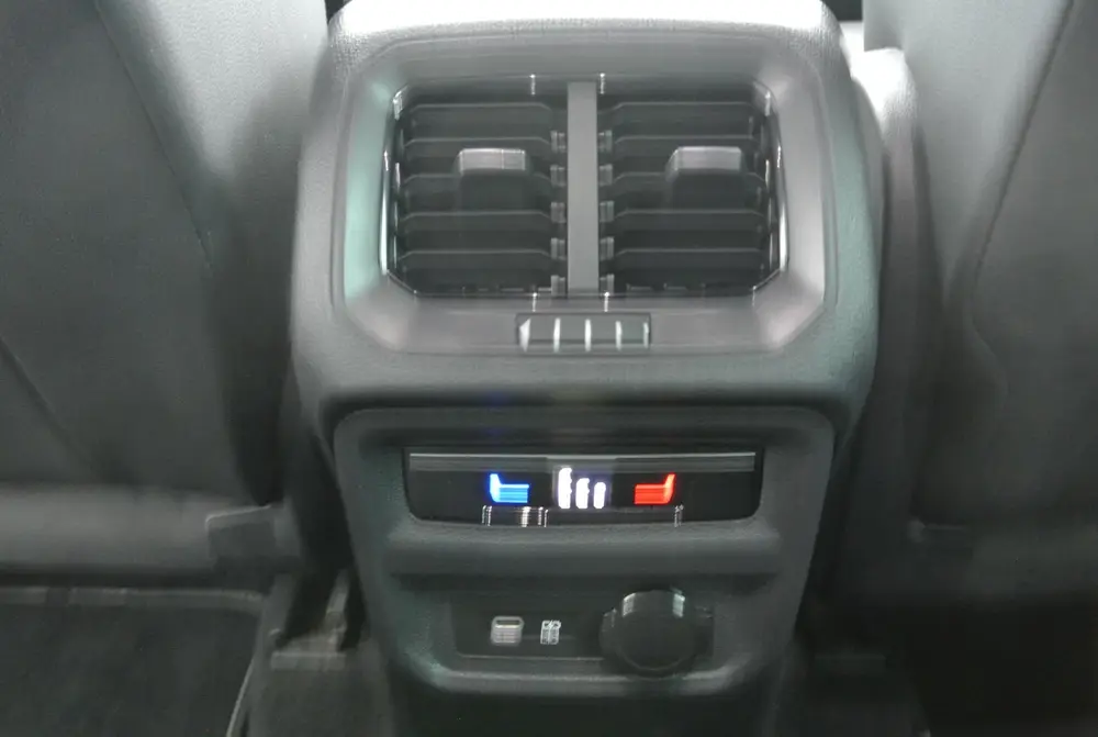 Volkswagen Tiguan 1.4 TSI 245pk DSG eHybrid R-Line | 19" Vel uit 2022, foto 15