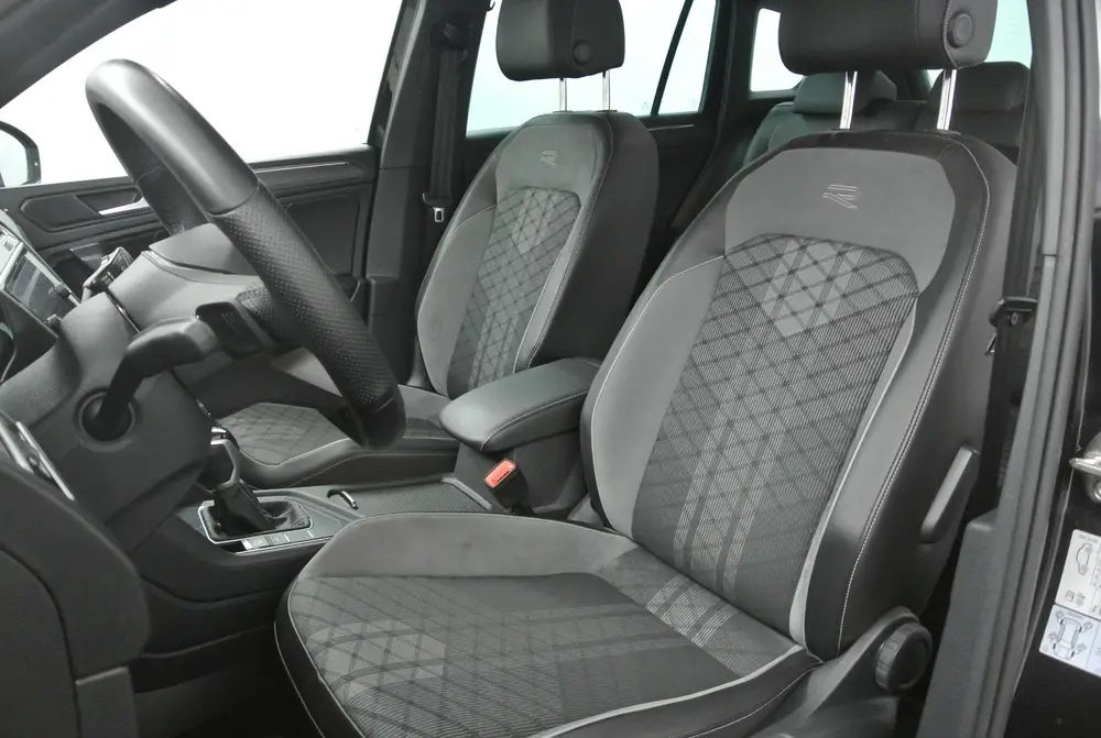 Volkswagen Tiguan 1.4 TSI 245pk DSG eHybrid R-Line | 19" Vel uit 2022, foto 8