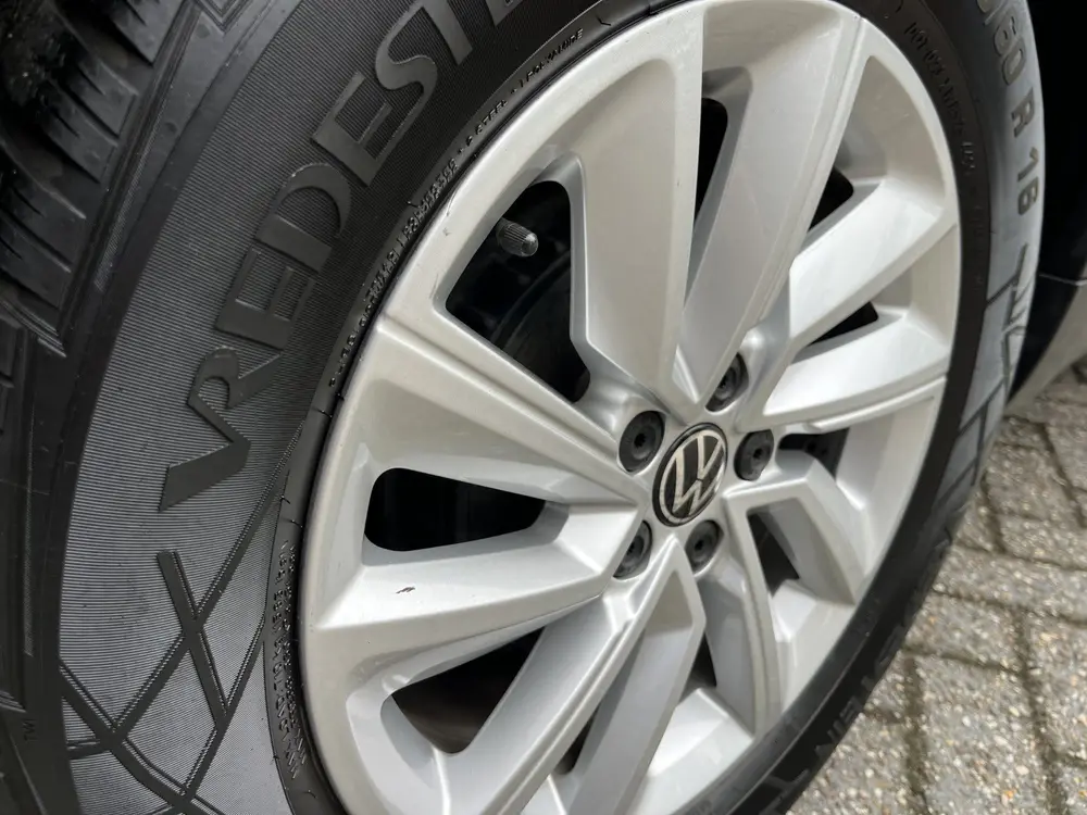 Volkswagen T-Cross 1.0 TSI Life Camera Carplay Trekhaak Uran uit 2021, foto 16
