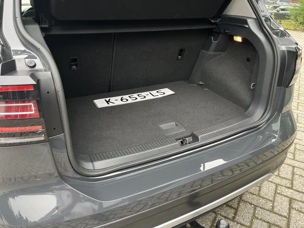 Volkswagen T-Cross 1.0 TSI Life Camera Carplay Trekhaak Uran uit 2021, foto 19