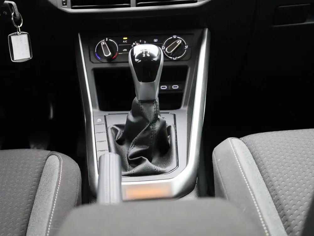 Volkswagen Polo 1.0 TSI Life Edition 95 PK | EM | Navigatie uit 2025, foto 10