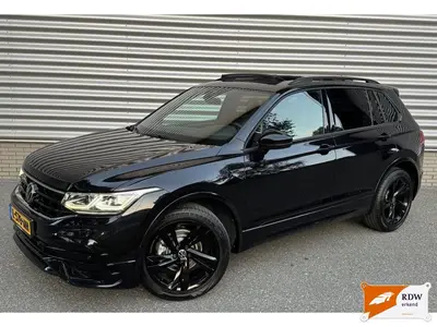 Volkswagen Tiguan 1.5 TSI R-Line Pano | Stuurverw. uit 2021