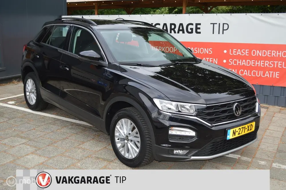 Volkswagen T-Roc 1.0 TSI Style Business uit 2021, foto 2