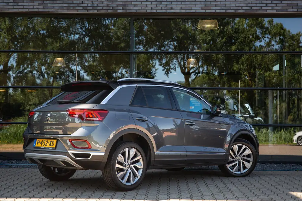 Volkswagen T-Roc 1.5 TSI Style , Achteruitrijcamera, Stoelve uit 2022, foto 2