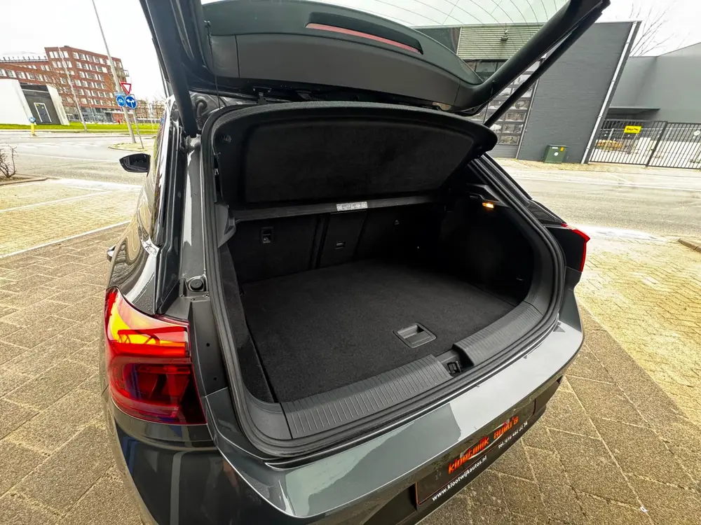 Volkswagen T-Roc 1.5 TSI Sport Black Style Digital Dash Elec uit 2021, foto 16