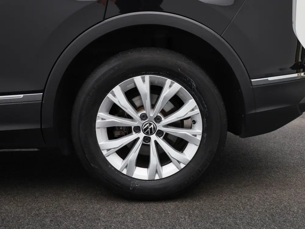 Volkswagen Tiguan 1.5 TSI Life | Climate Control| Parkeersen uit 2021, foto 13
