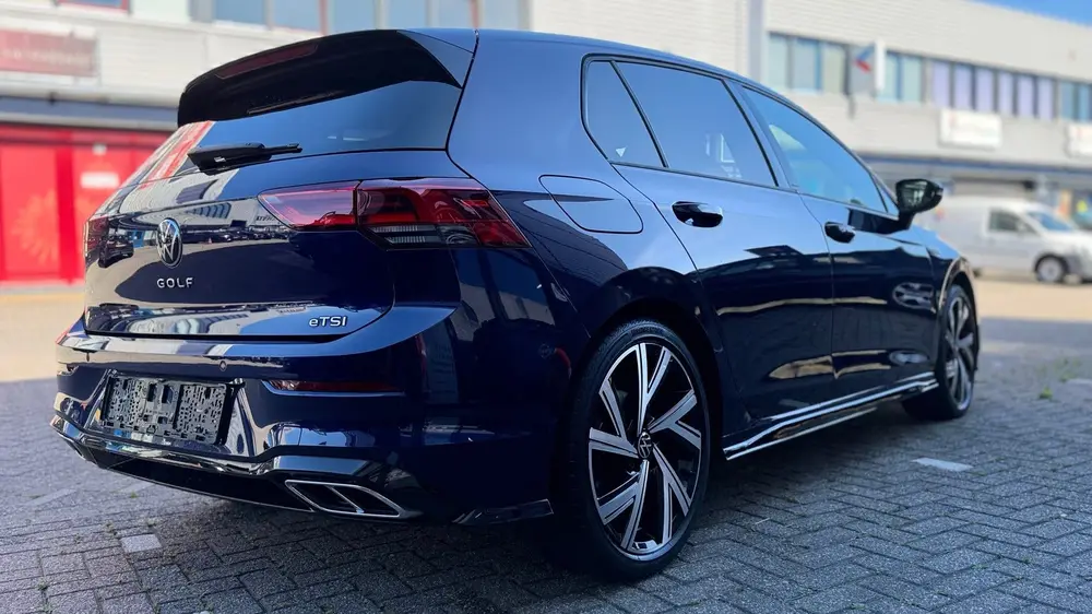 Volkswagen Golf 1.5 eTSI R-Line BusinessAutomaat,Carplay,Atl uit 2023, foto 4