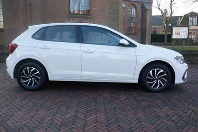 Volkswagen Polo 1.0 TSI 95pk Life PDC voor en achter -CARPLA uit 2023
