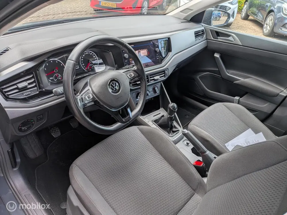Volkswagen Polo 1.0 TSI Comfortline Business uit 2021, foto 3