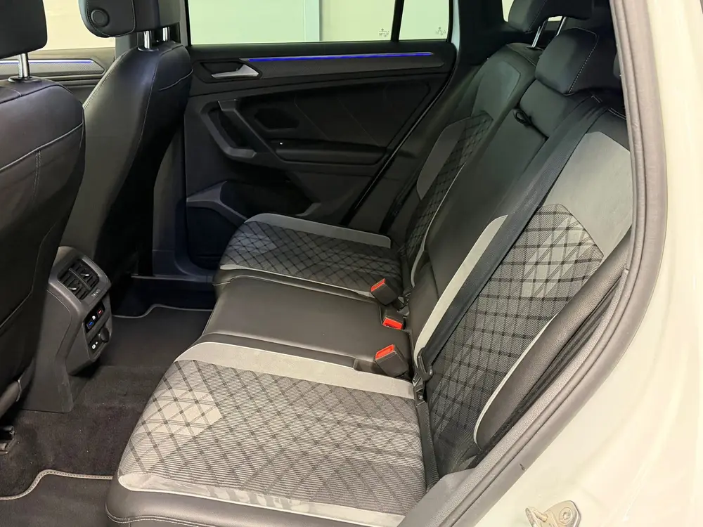 Volkswagen Tiguan 1.5 TSI R-Line Business+ | MATRIX | 20"LMV uit 2021, foto 16