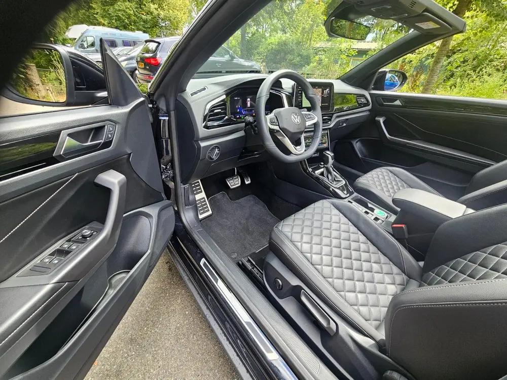Volkswagen T-Roc Cabrio Vw T-Roc cabrio 1.5 TSI 150pk 7-DSG 2025 Zwart uit 2025, foto 12