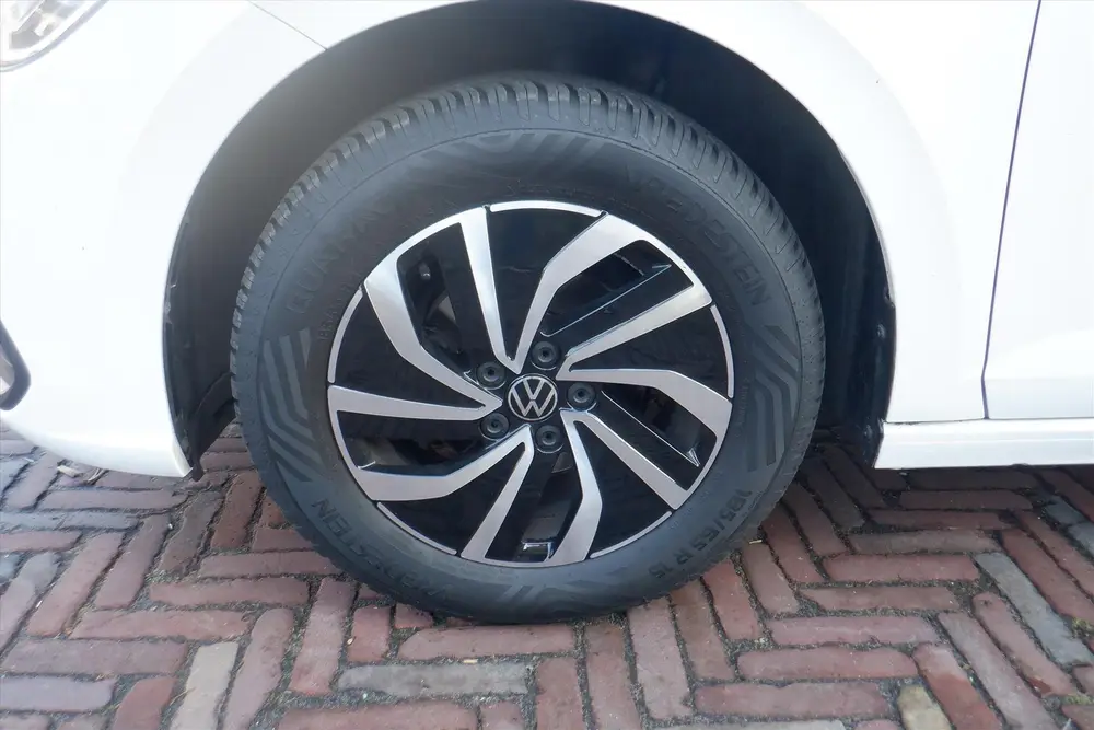Volkswagen Polo 1.0 TSI 95pk Life PDC voor en achter -CARPLA uit 2023, foto 9