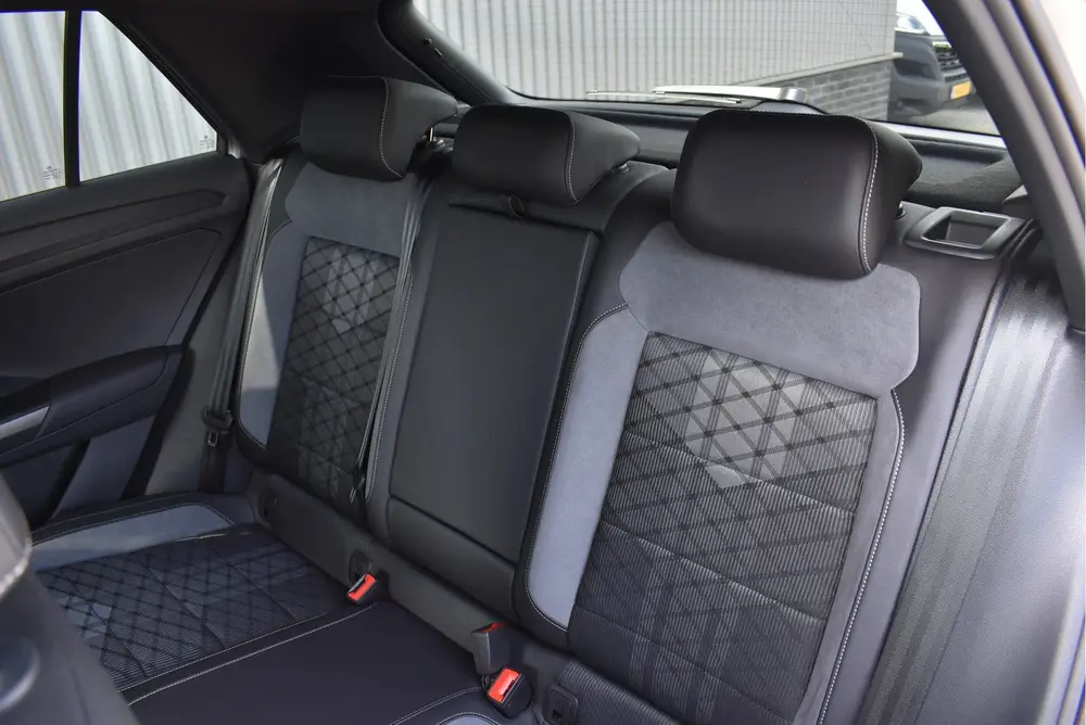 Volkswagen T-Roc 1.5 TSI R-Line Edition Camera, Stoel/stuurv uit 2024, foto 17