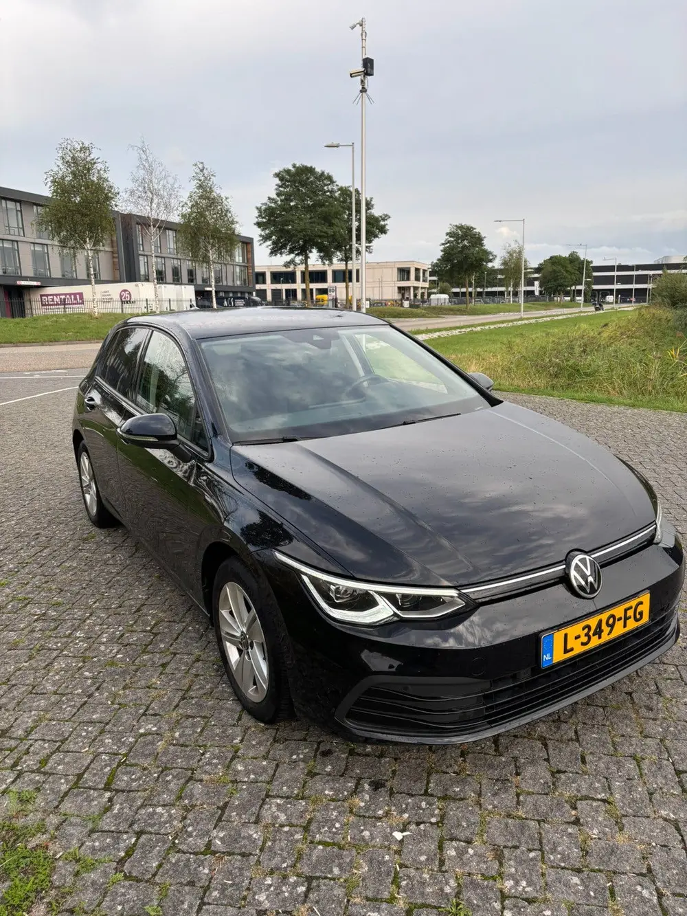 Volkswagen Golf 1.0 Etsi 110pk 7-DSG 2021 Zwart uit 2021, foto 3