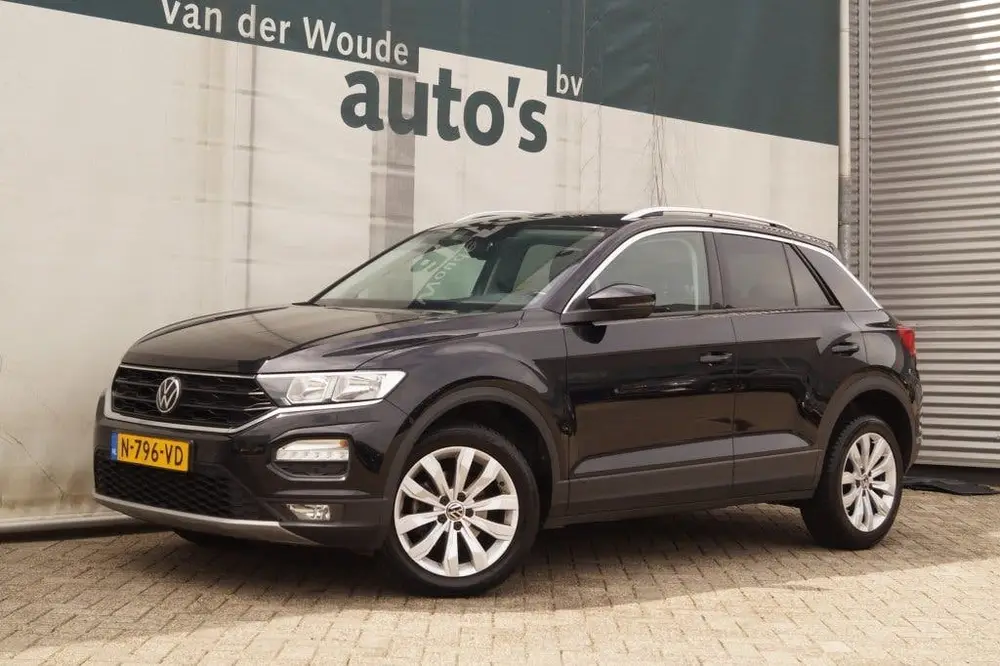 Volkswagen T-Roc 1.5 TSI 150pk DSG Style -NAVI-ECC-CAM-PDC uit 2021, foto 2