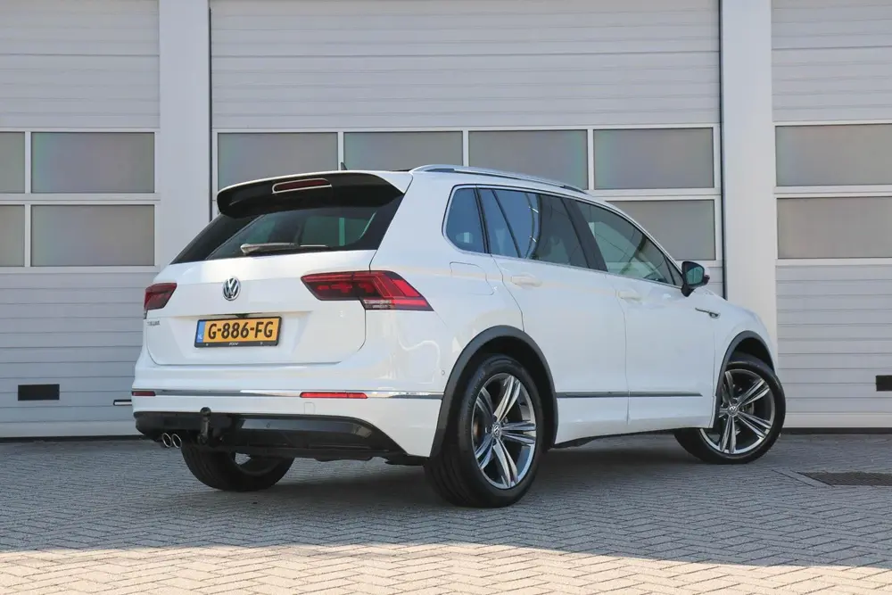 Volkswagen Tiguan 1.5 TSI 150pk DSG ACT Highline Business R uit 2019, foto 2