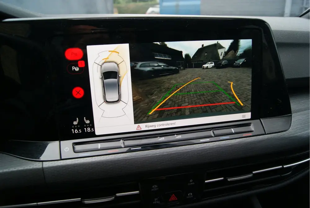 Volkswagen Golf 2.0 TSI GTI Panoramadak/Harman-Kardon/Matrix uit 2021, foto 3