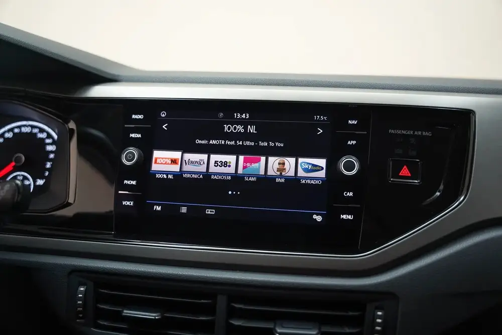Volkswagen Polo 1.0 MPI Comfortline [ Navigatie Cruise Carpl uit 2021, foto 18