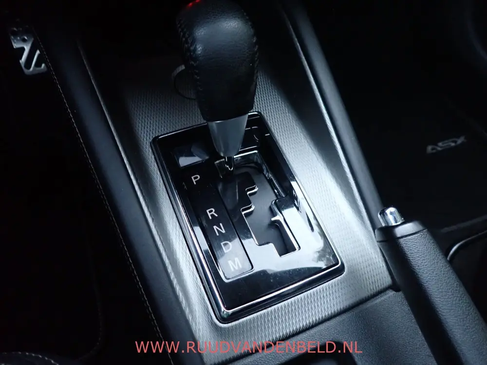 Mitsubishi ASX 2.0 Instyle PANODAK/SPORTLEER/CAMERA/NAVI/CAR uit 2019, foto 11