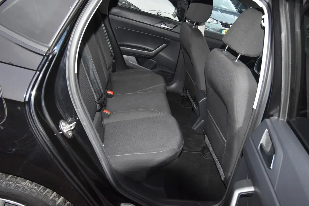 Volkswagen Polo 1.0 TSI Comfortline R-Line , NAVI , LMV16 uit 2020, foto 10